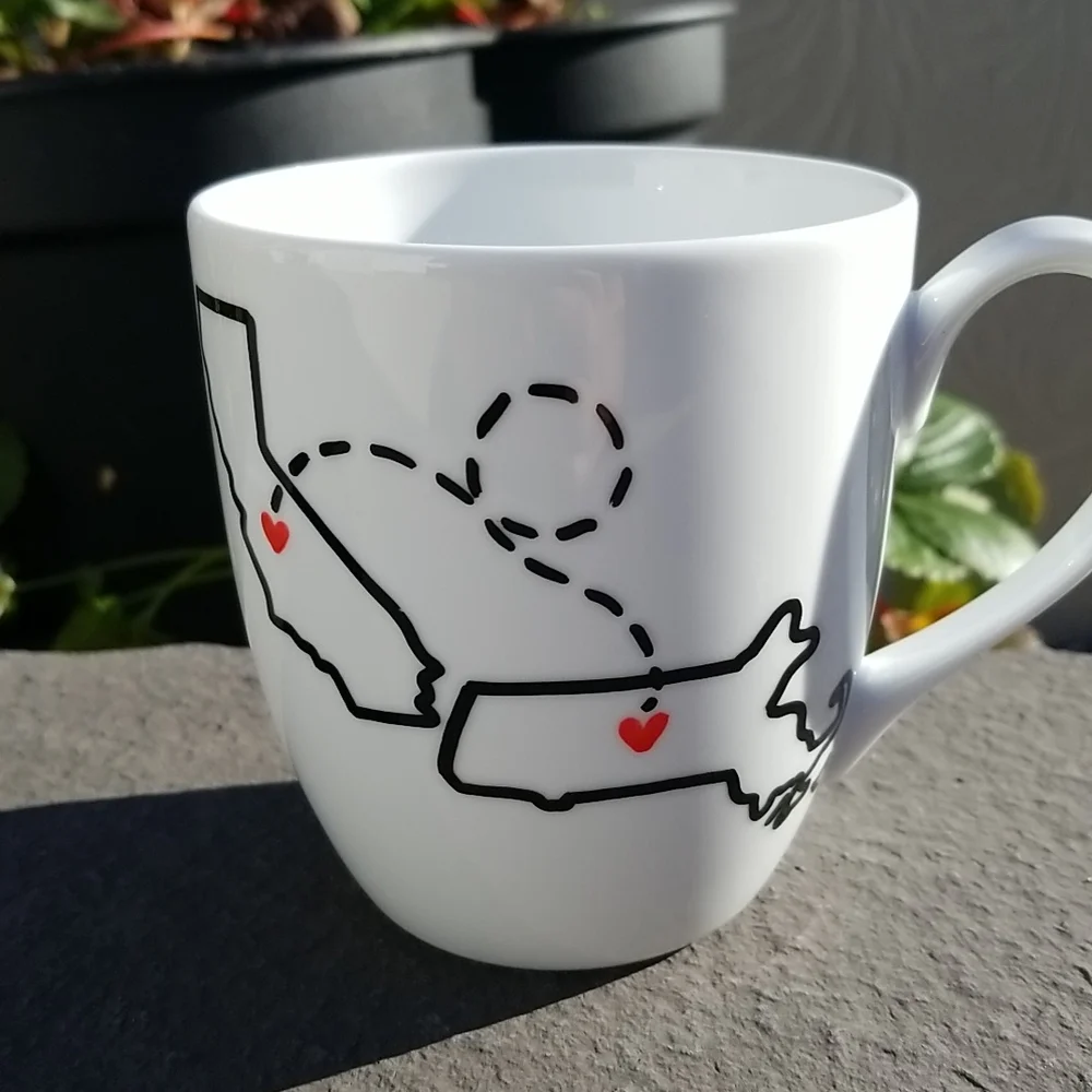 Crate & Barrel Home is where my Mom is Coffee/tea Mug excellent condition